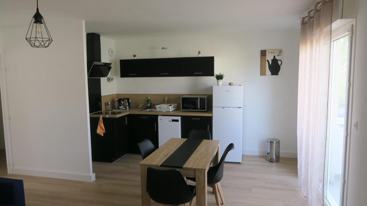 Appartement Chaleureux Et Elegant En Residence. Labastidette Bagian luar foto